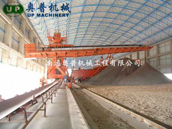 側式懸臂堆料機湖南項目現場(chǎng).JPG